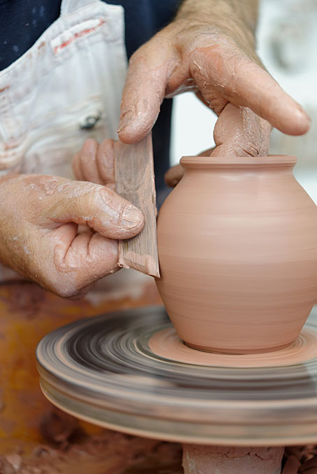John and Jude Jelfs working together in their pottery in Bourton on the Water