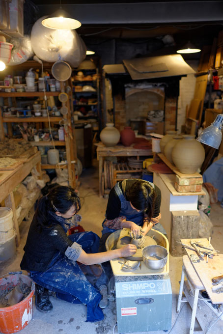 Akiko Hirai - with her apprentice Yasuko Tang. London 2014. In Akiko’s studio in North London.